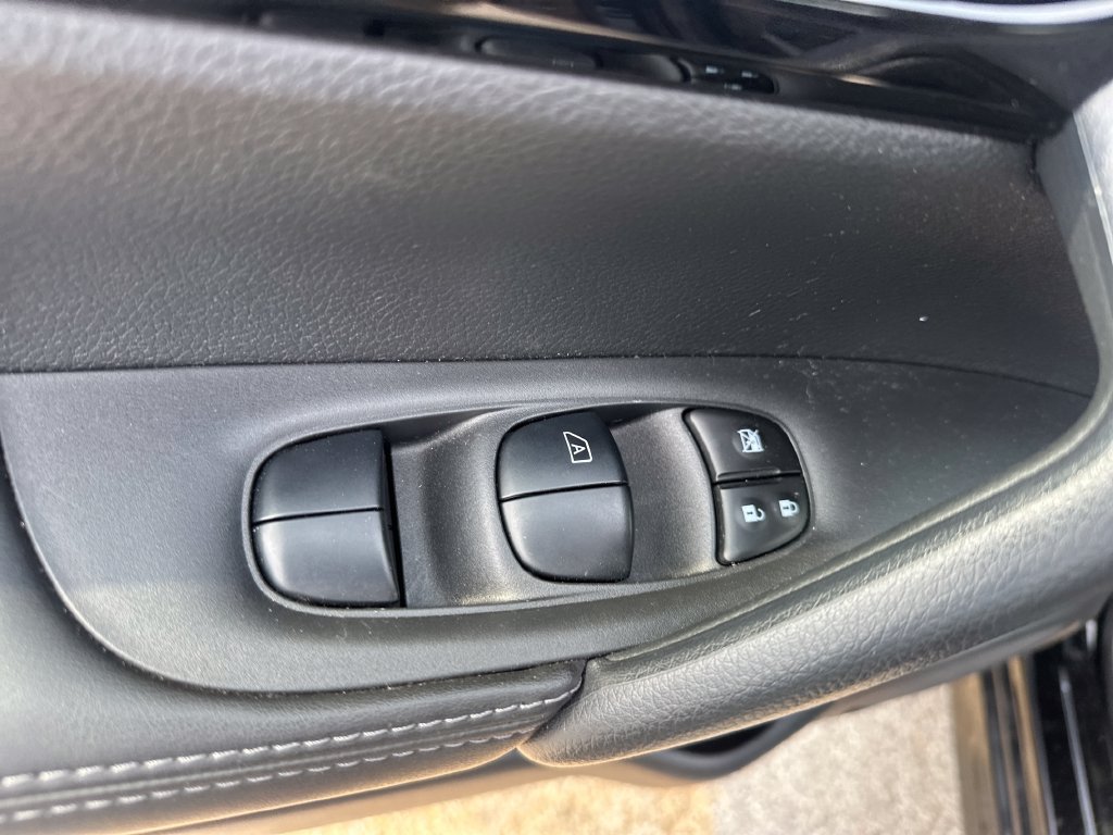 Certified 2022 Nissan Rogue Sport SL AWD/4WD image 41