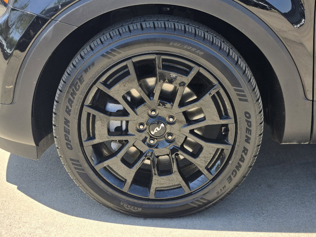 Used 2022 Kia Telluride SX w/ Nightfall Edition Package image 17