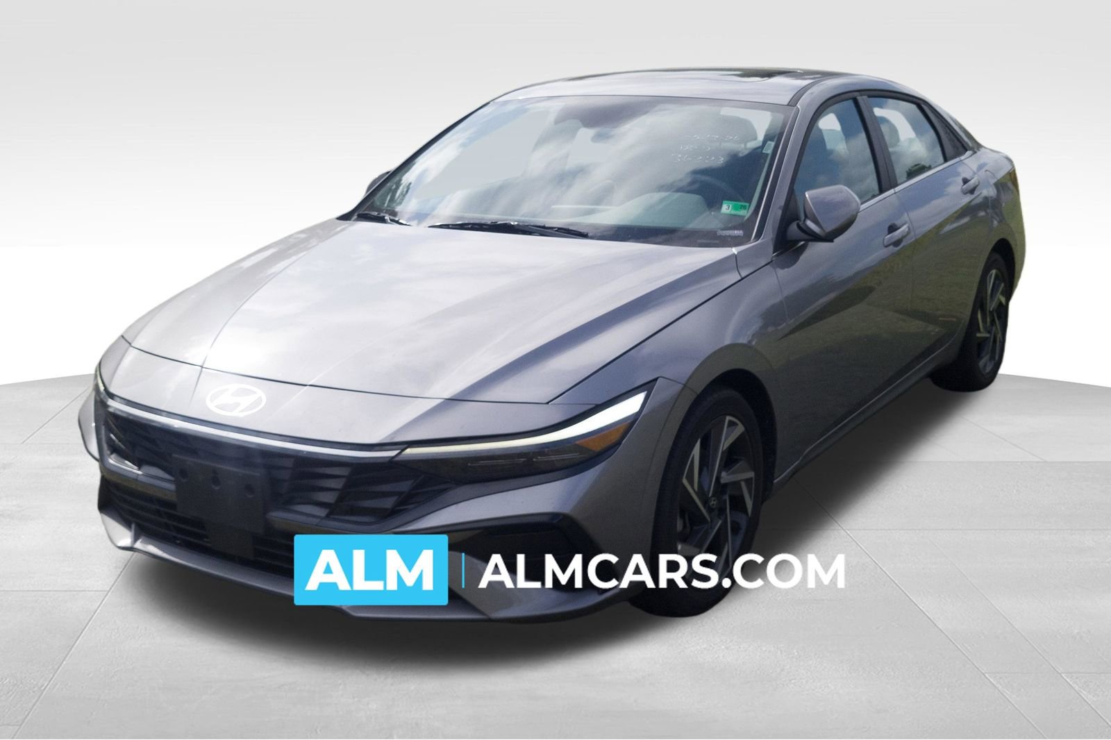 Used 2025 Hyundai Elantra SEL FWD image 1