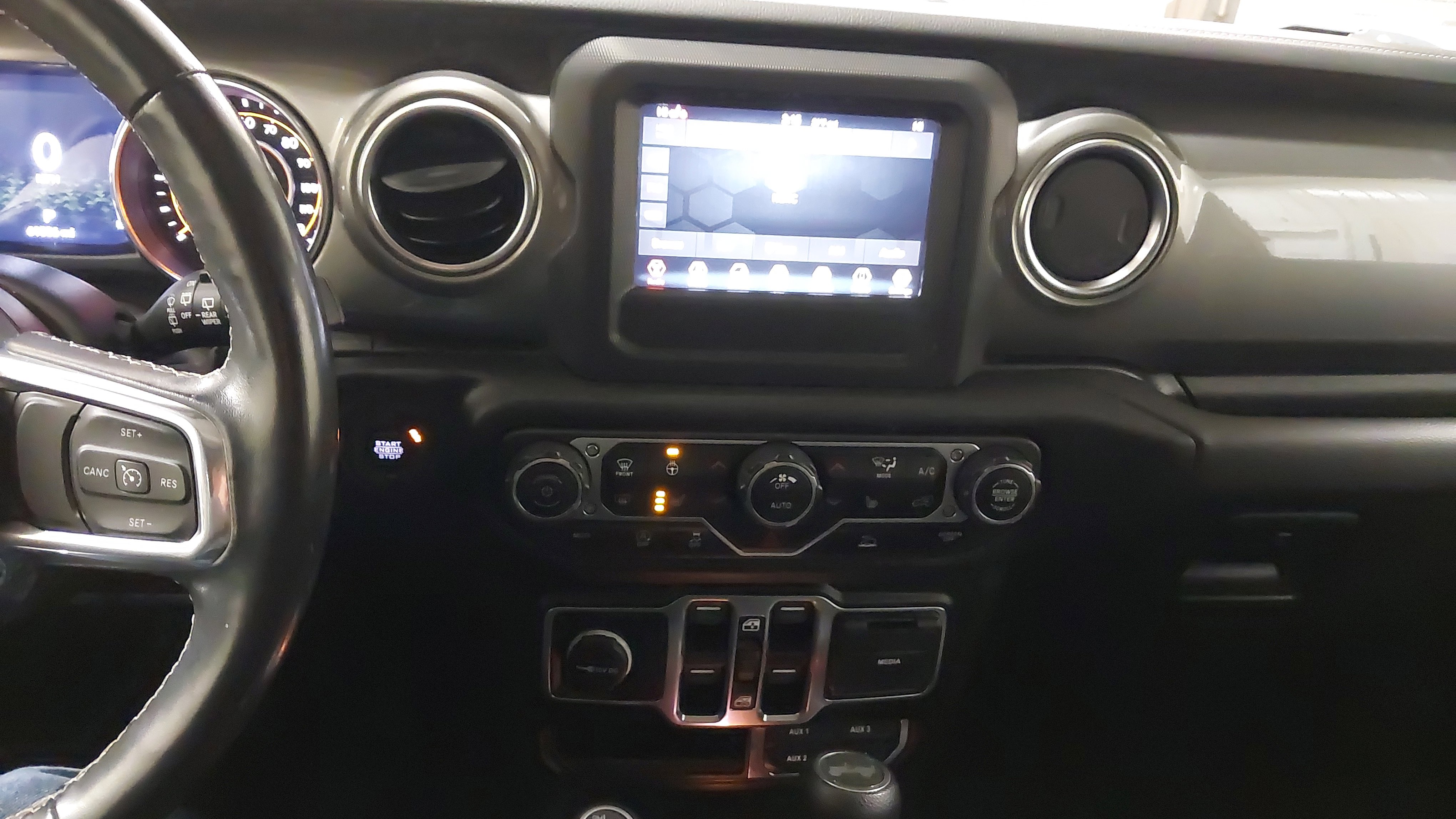 Used 2021 Jeep Wrangler Unlimited Sahara w/ Cold Weather Group image 20