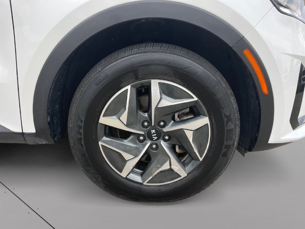 Used 2021 Kia Sorento EX FWD image 9