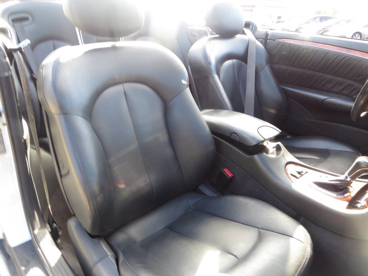 Used 2005 Mercedes-Benz CLK 500 Cabriolet image 33