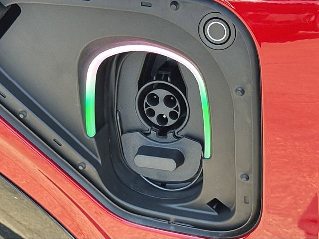 New 2026 Cadillac Vistiq Sport w/ LPO, Floor Liner Package AWD/4WD image 4