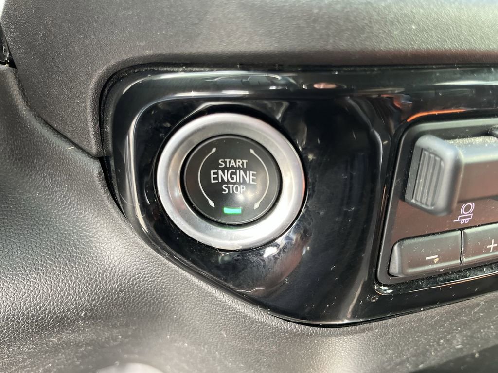 Used 2022 Chevrolet Silverado 1500 RST image 16