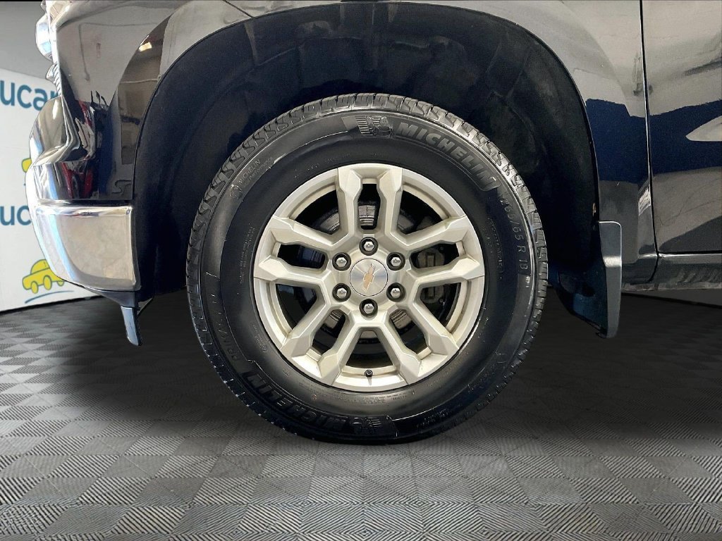 Used 2024 Chevrolet Silverado 1500 LT AWD/4WD image 7