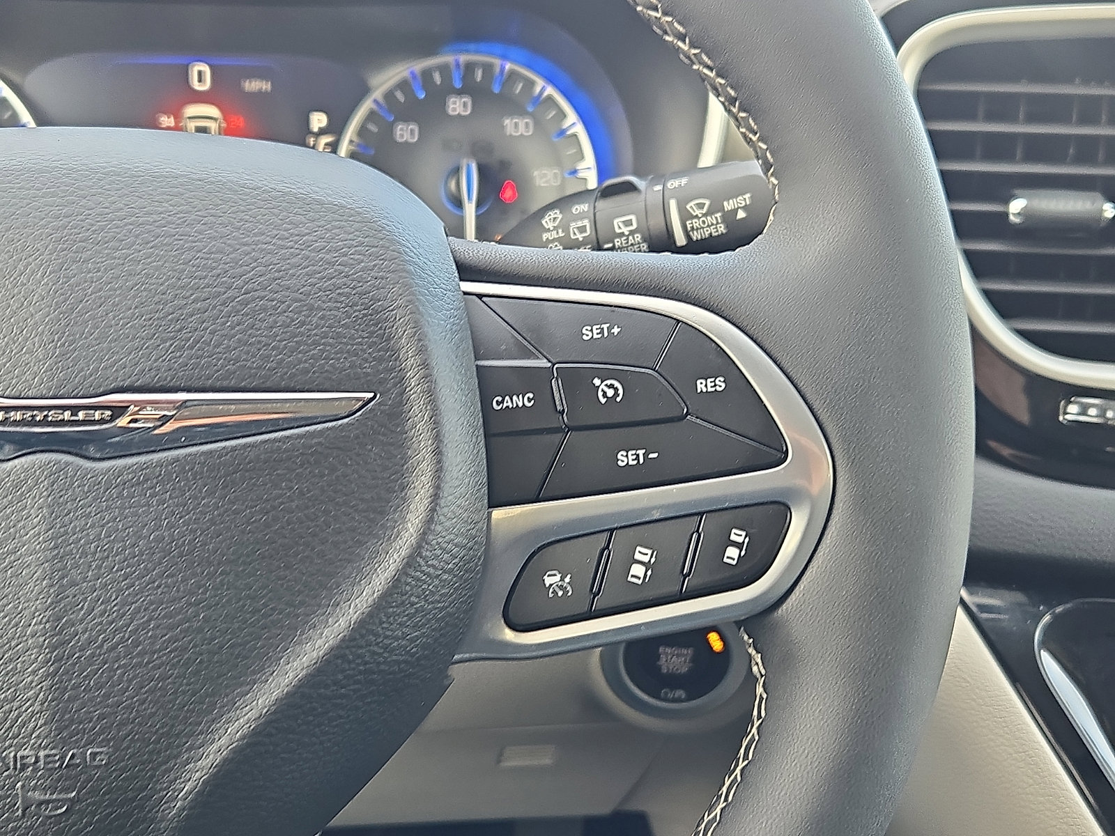 Used 2024 Chrysler Pacifica Touring-L image 16