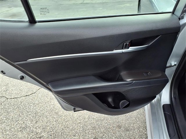 Used 2023 Toyota Camry SE image 8