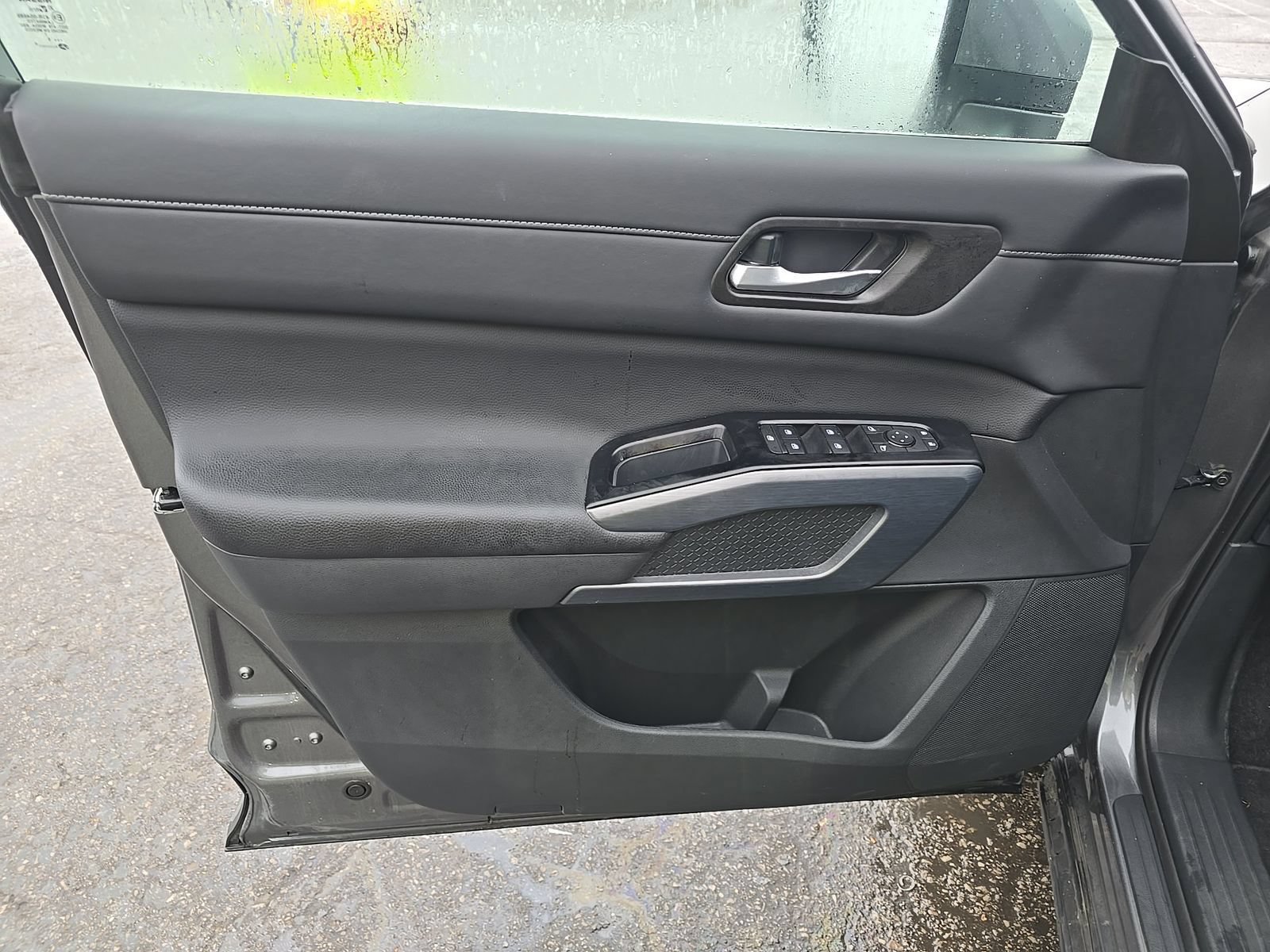 Used 2025 Nissan Pathfinder SL AWD/4WD image 6