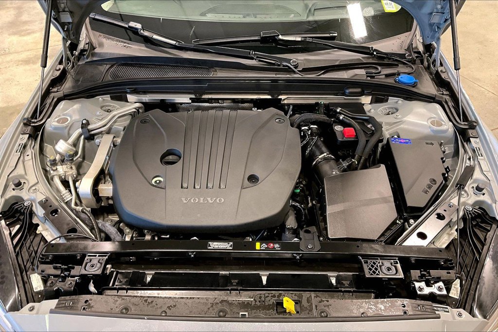 New 2026 Volvo V60 B5 Cross Country Ultra w/ Protection Package Premier AWD/4WD image 31