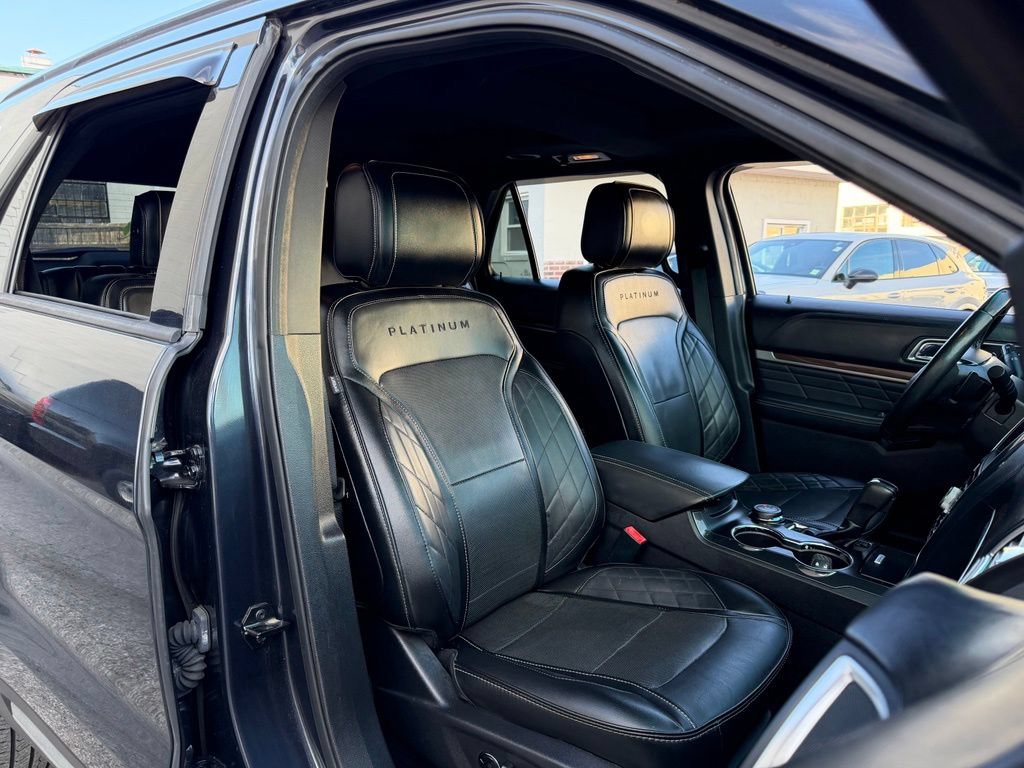Used 2017 Ford Explorer Platinum AWD/4WD image 7