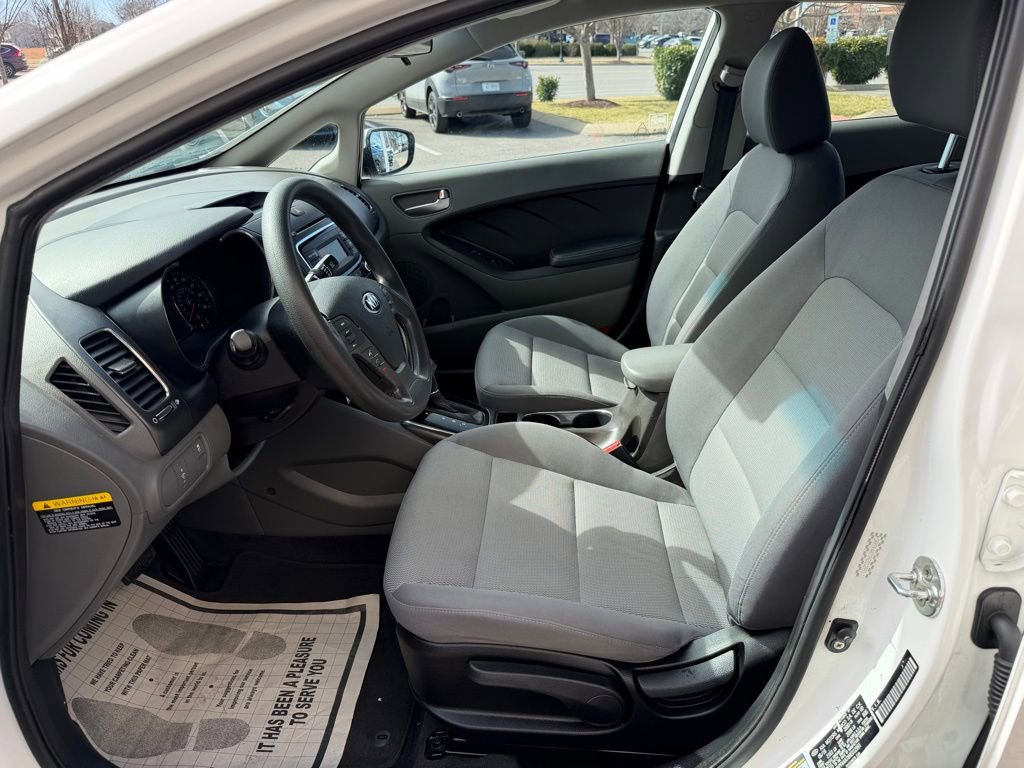 Used 2017 Kia Forte LX image 15