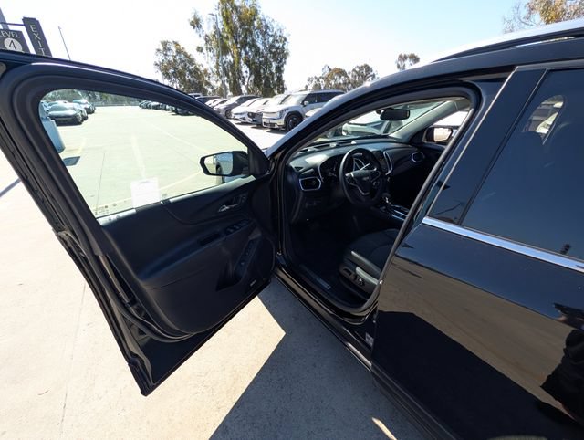 Used 2023 Chevrolet Equinox Premier AWD/4WD image 37