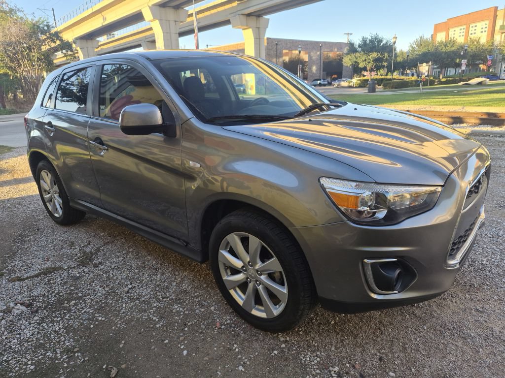 Used 2014 Mitsubishi Outlander Sport SE FWD image 4