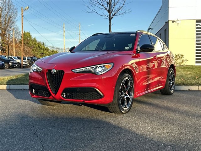 Used 2022 Alfa Romeo Stelvio Veloce image 1