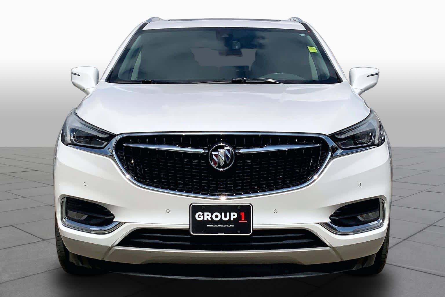 Used 2018 Buick Enclave Premium w/ Experience Buick Package FWD image 4