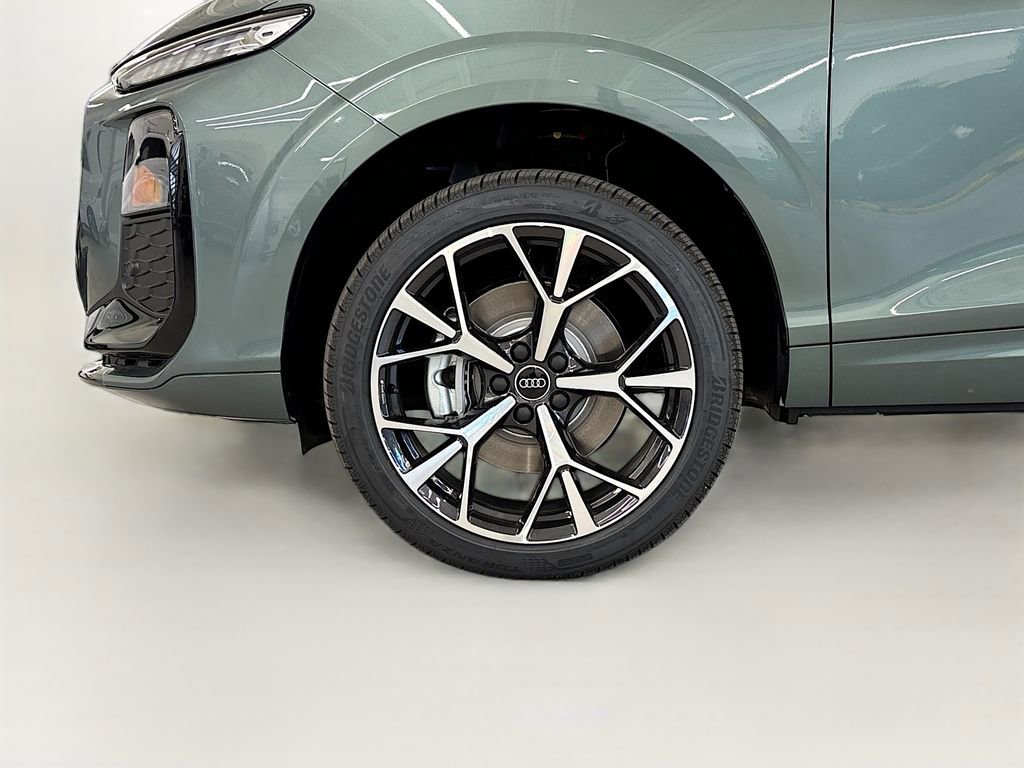 New 2026 Audi Q3 quattro 2.0T AWD/4WD image 23
