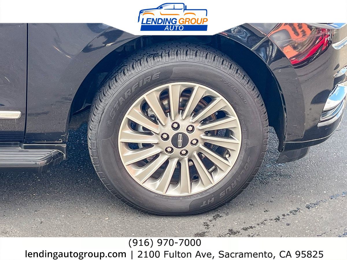 Used 2019 Lincoln Navigator Premiere image 9