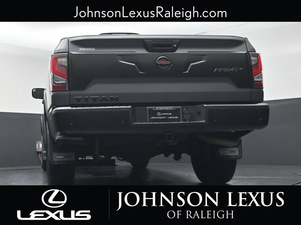 Used 2021 Nissan Titan PRO-4X w/ Pro-4x Convenience Package AWD/4WD image 19