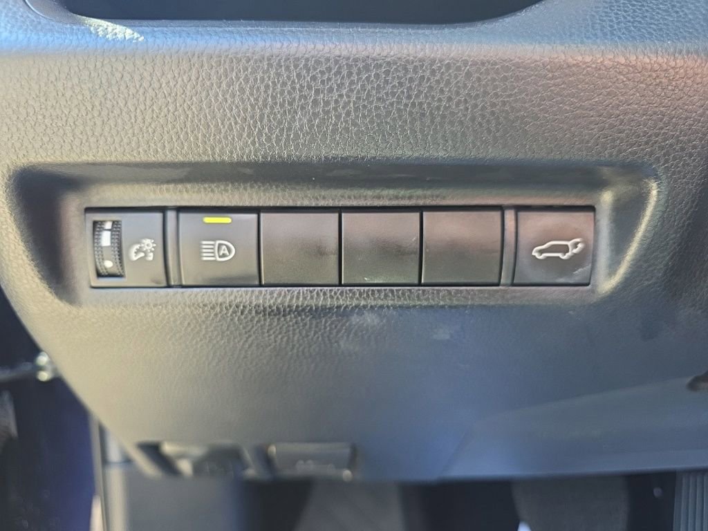 Used 2022 Toyota RAV4 XLE w/ Convenience Package image 22