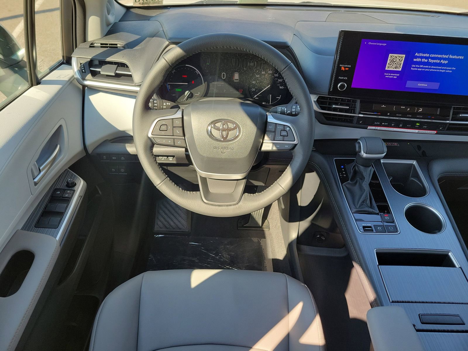 New 2026 Toyota Sienna XLE FWD image 12