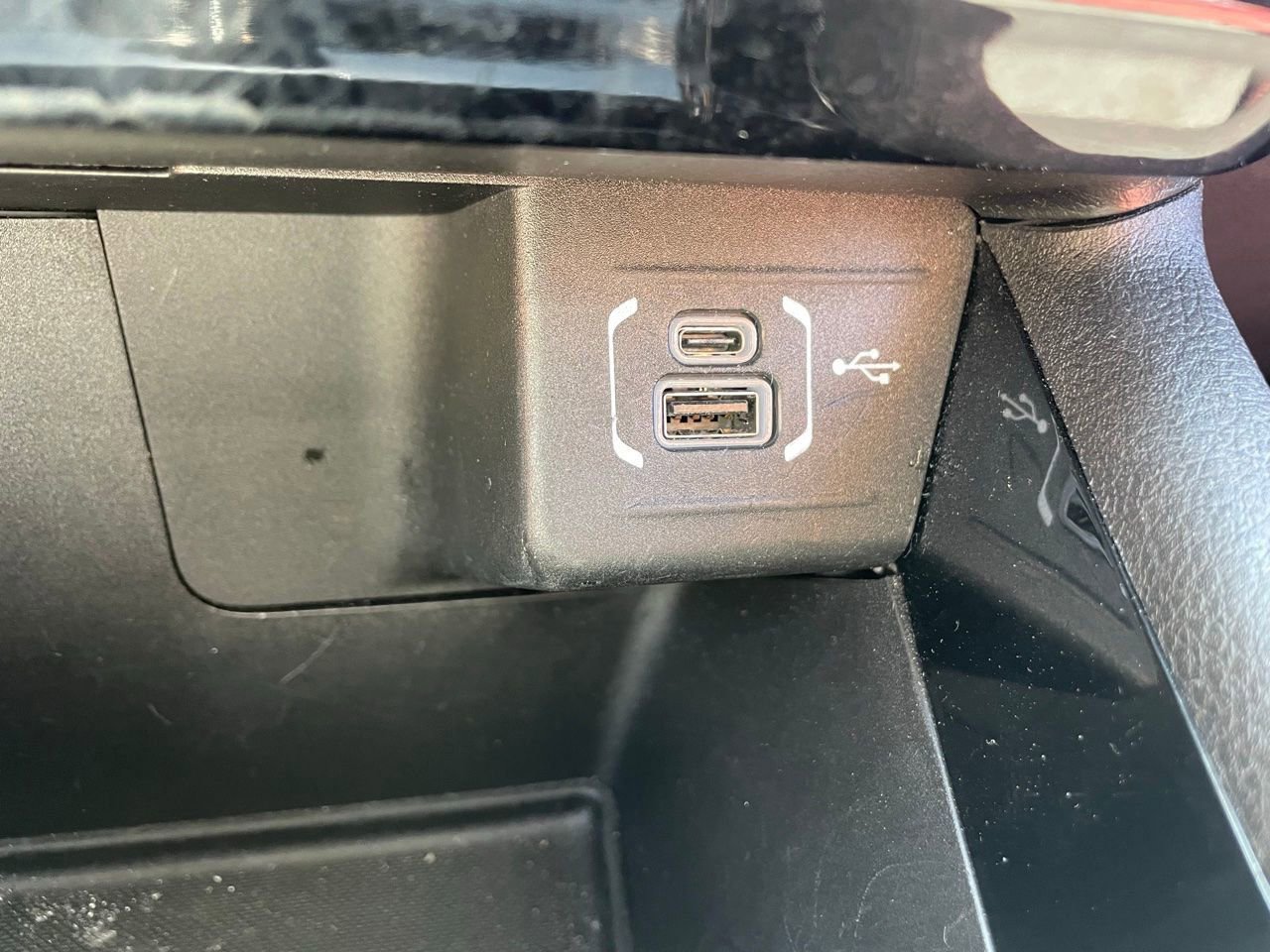 Used 2025 Jeep Compass Trailhawk image 12