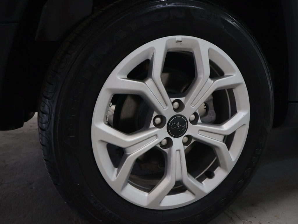 Used 2025 Jeep Compass Latitude AWD/4WD image 31