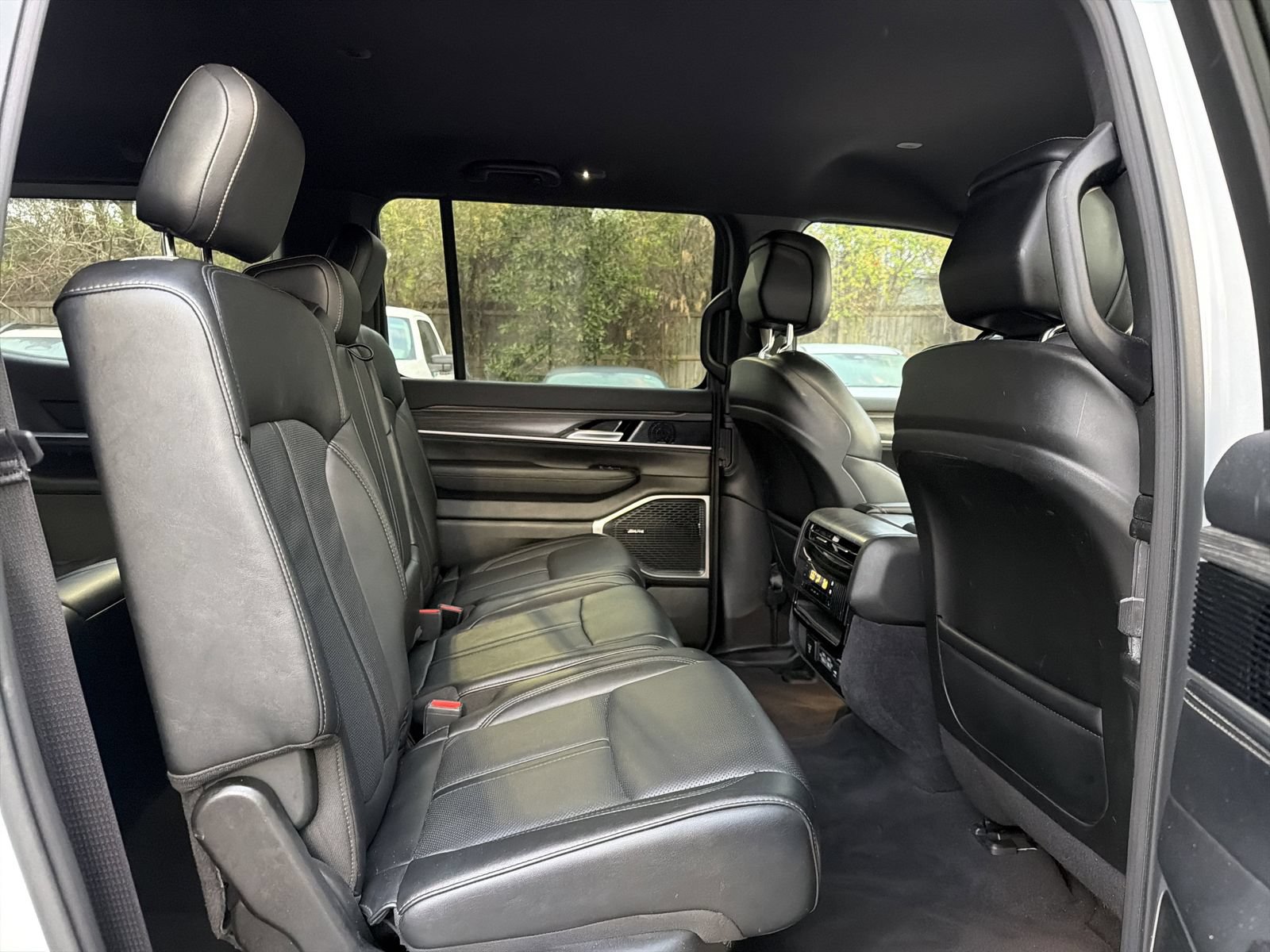 Used 2024 Jeep Wagoneer Series II w/ Flexible Seating Group RWD image 18
