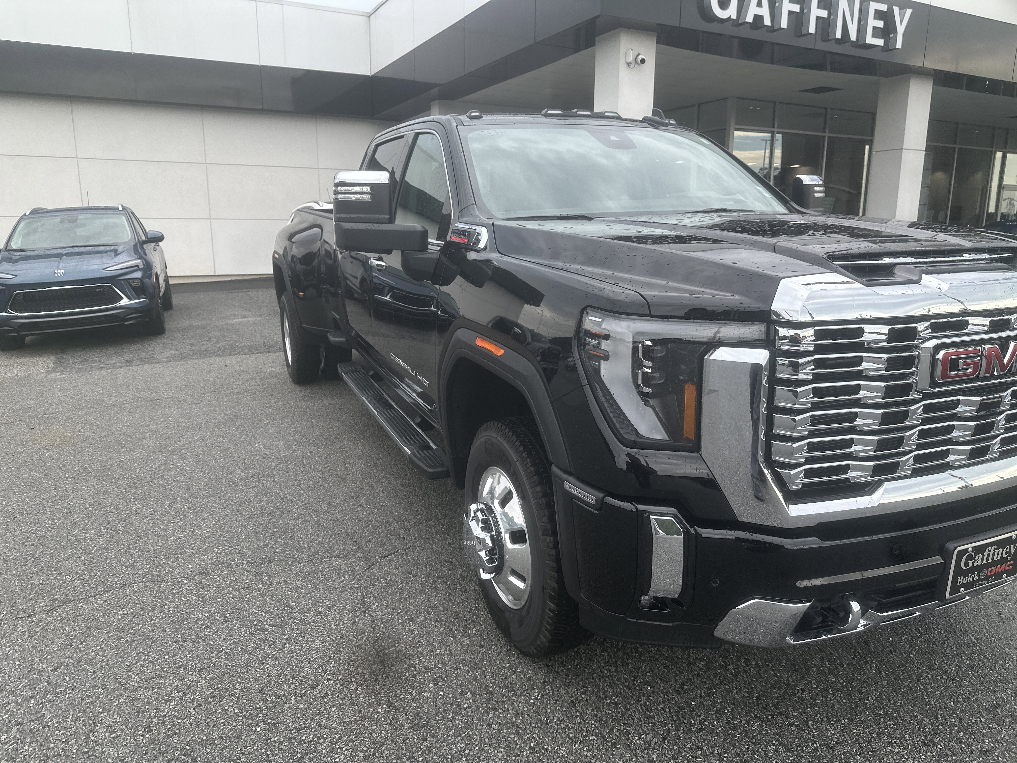 New 2026 GMC Sierra 3500 Denali w/ Denali Reserve Package image 8