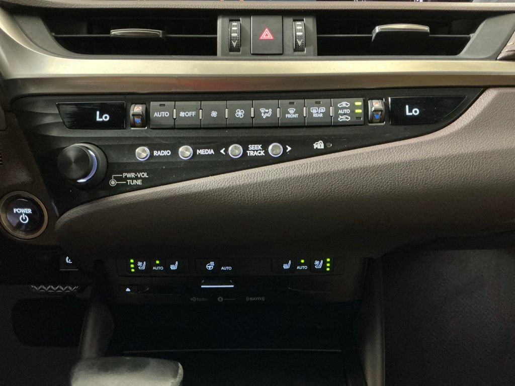 Used 2020 Lexus ES 300h w/ Premium Package FWD image 12