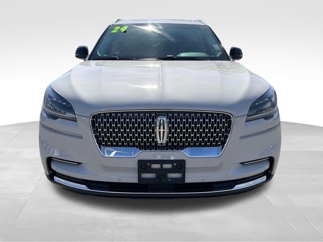Used 2024 Lincoln Aviator Reserve w/ Equipment Group 201A image 2