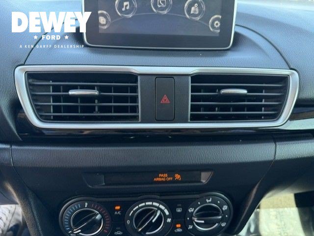 Used 2015 MAZDA MAZDA3 i Touring FWD image 19