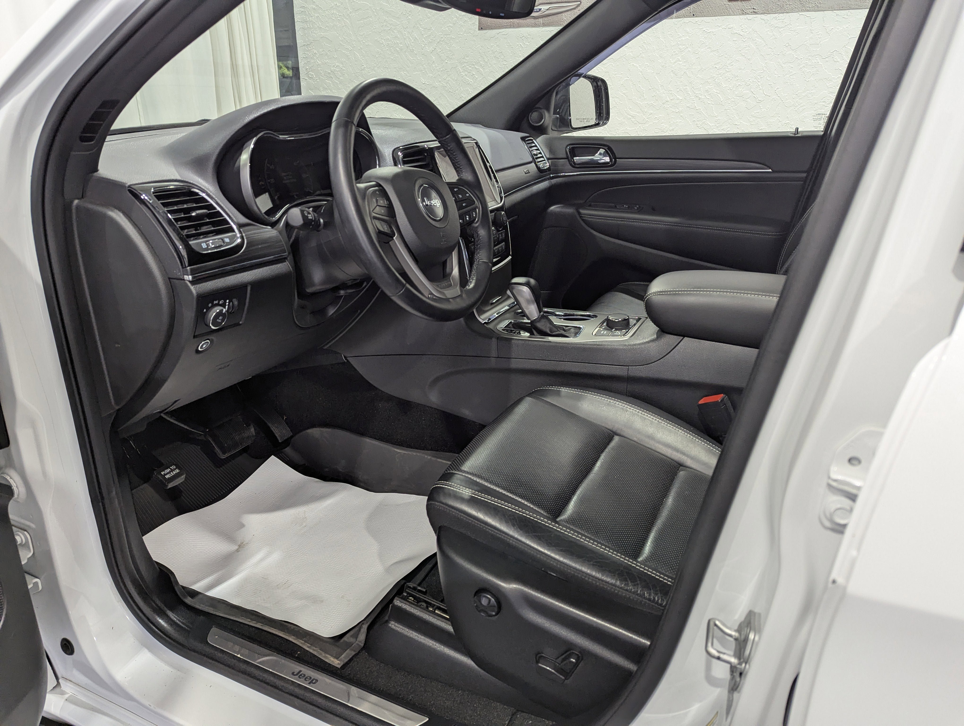Used 2021 Jeep Grand Cherokee Limited w/ Quick Order Package 28K 80th AWD/4WD image 14