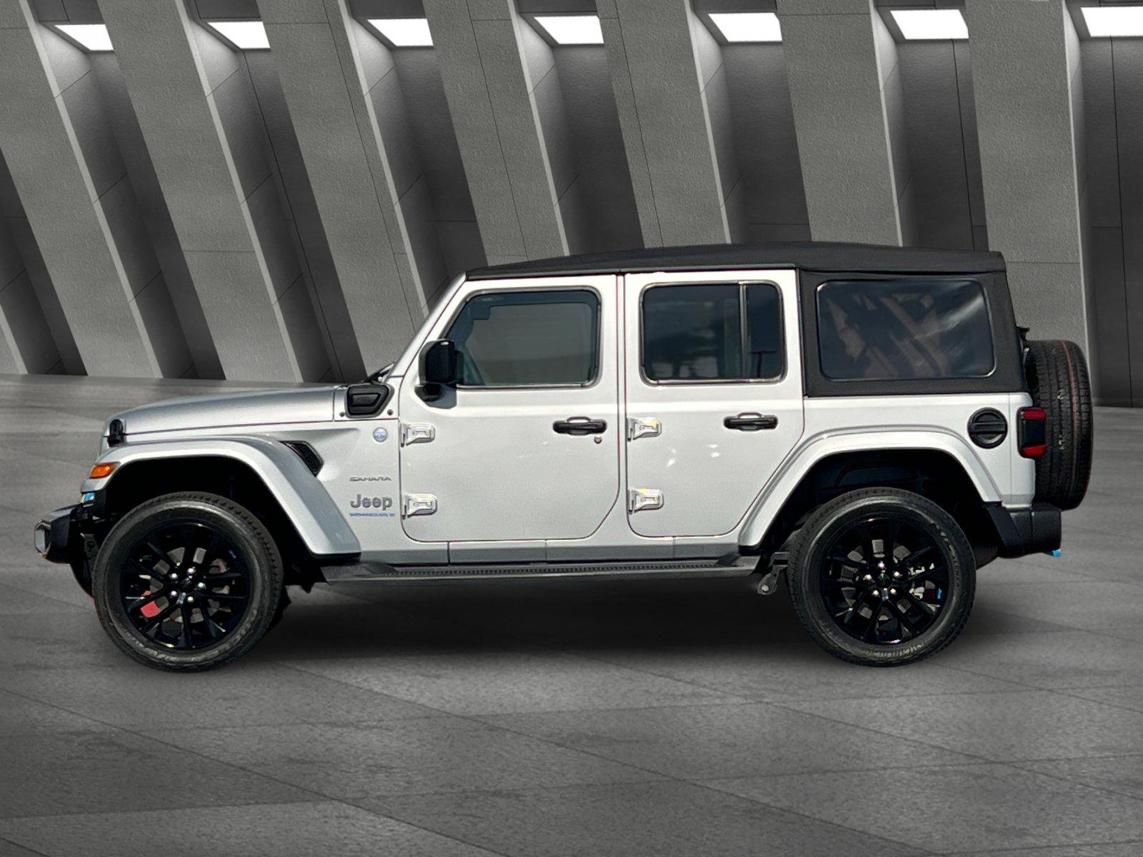 Used 2023 Jeep Wrangler Unlimited Sahara AWD/4WD image 7