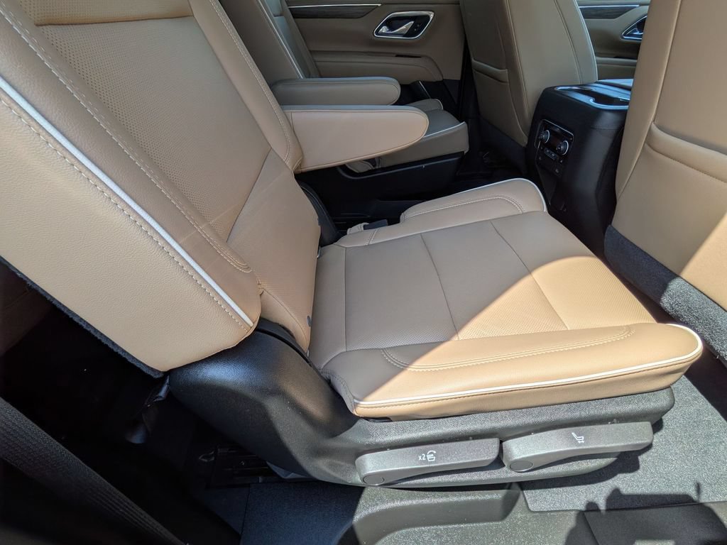 Used 2021 Chevrolet Tahoe Premier w/ Premium Package AWD/4WD image 28