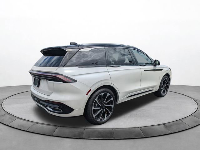 Used 2025 Lincoln Nautilus Black Label image 4