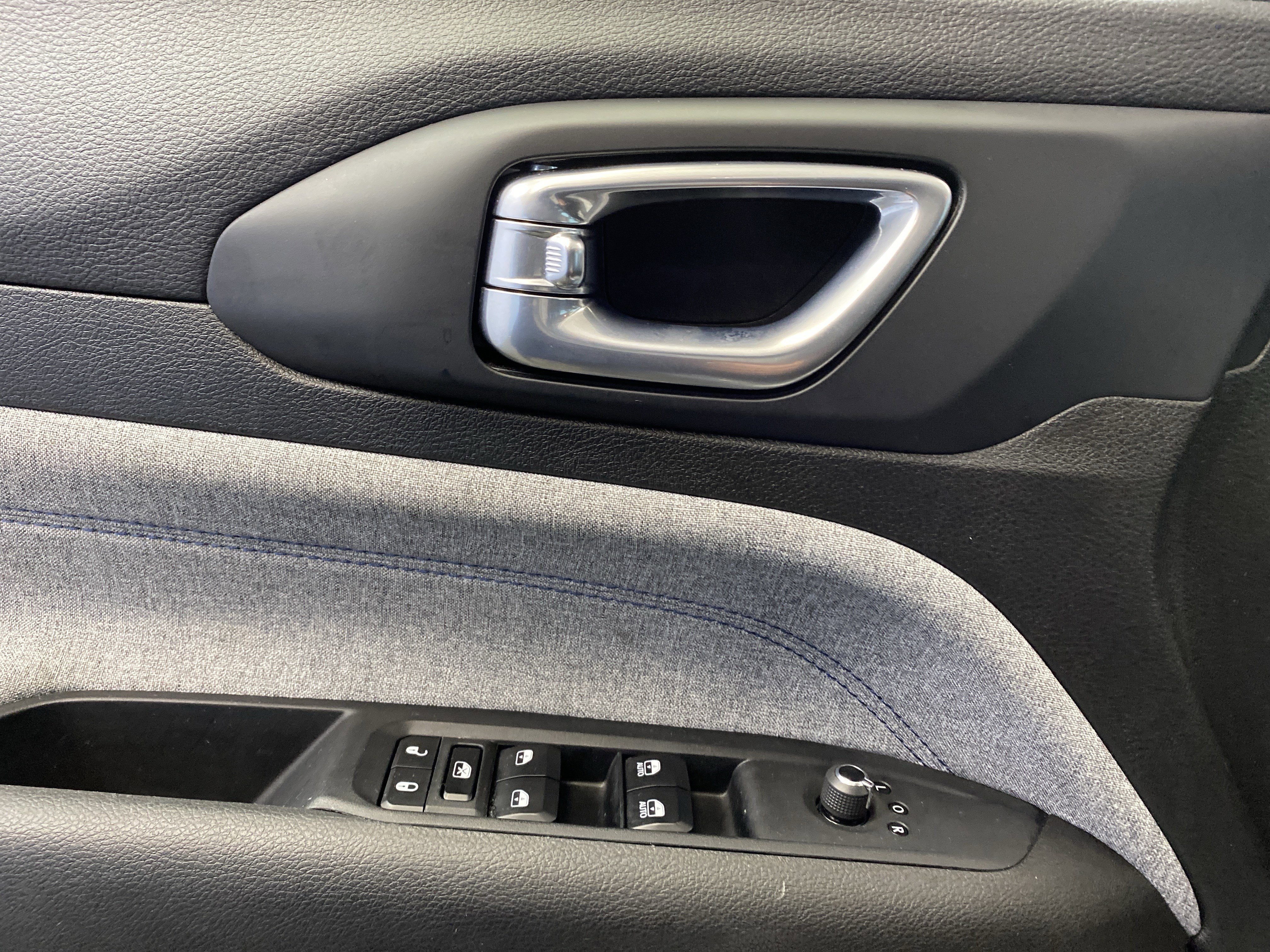 Certified 2024 Jeep Compass Latitude image 12