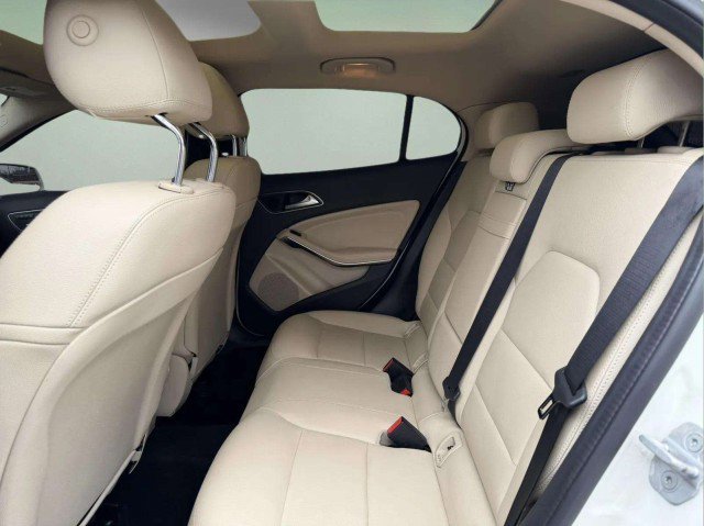 Used 2018 Mercedes-Benz GLA 250 4MATIC image 22