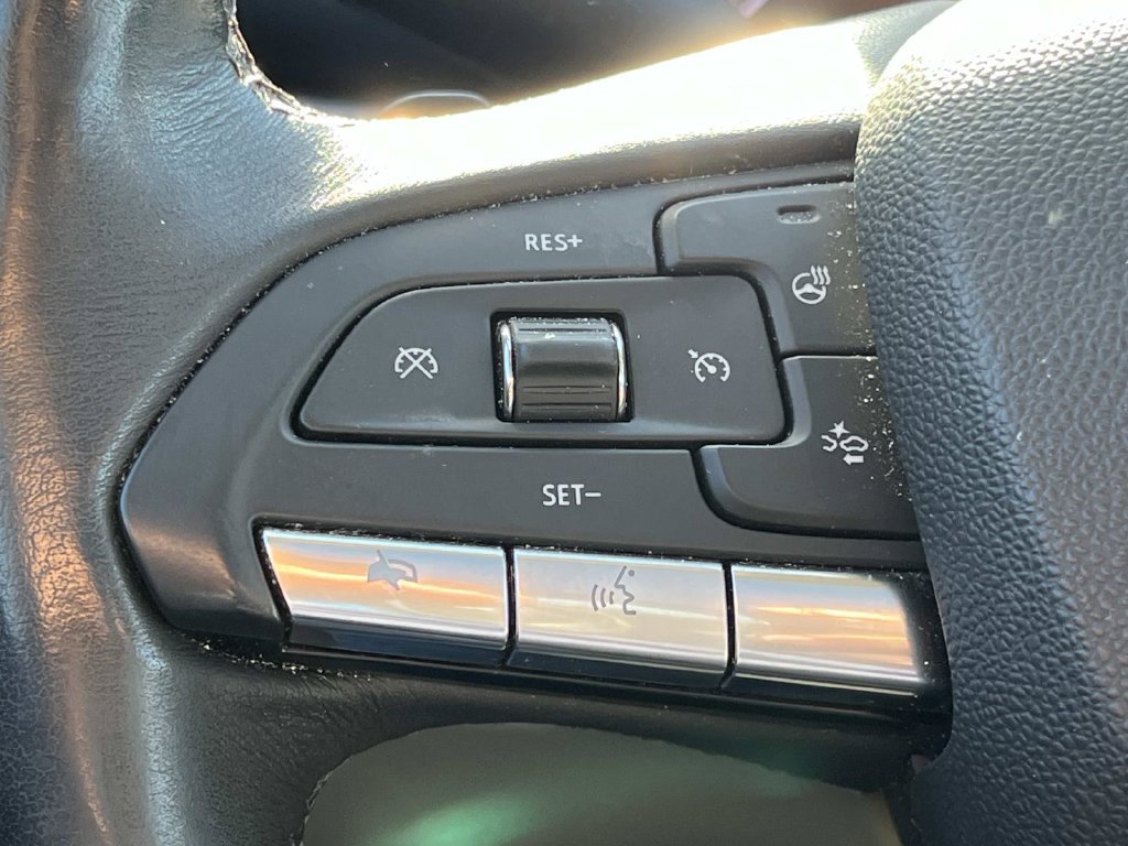 Certified 2023 Cadillac XT4 Premium Luxury w/ Enhanced Visibility Package FWD image 36