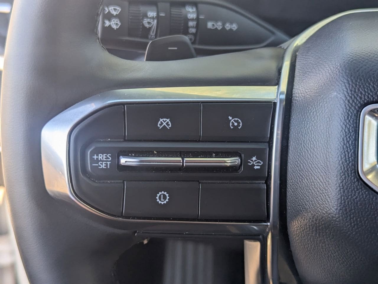 Used 2025 GMC Terrain Elevation image 25