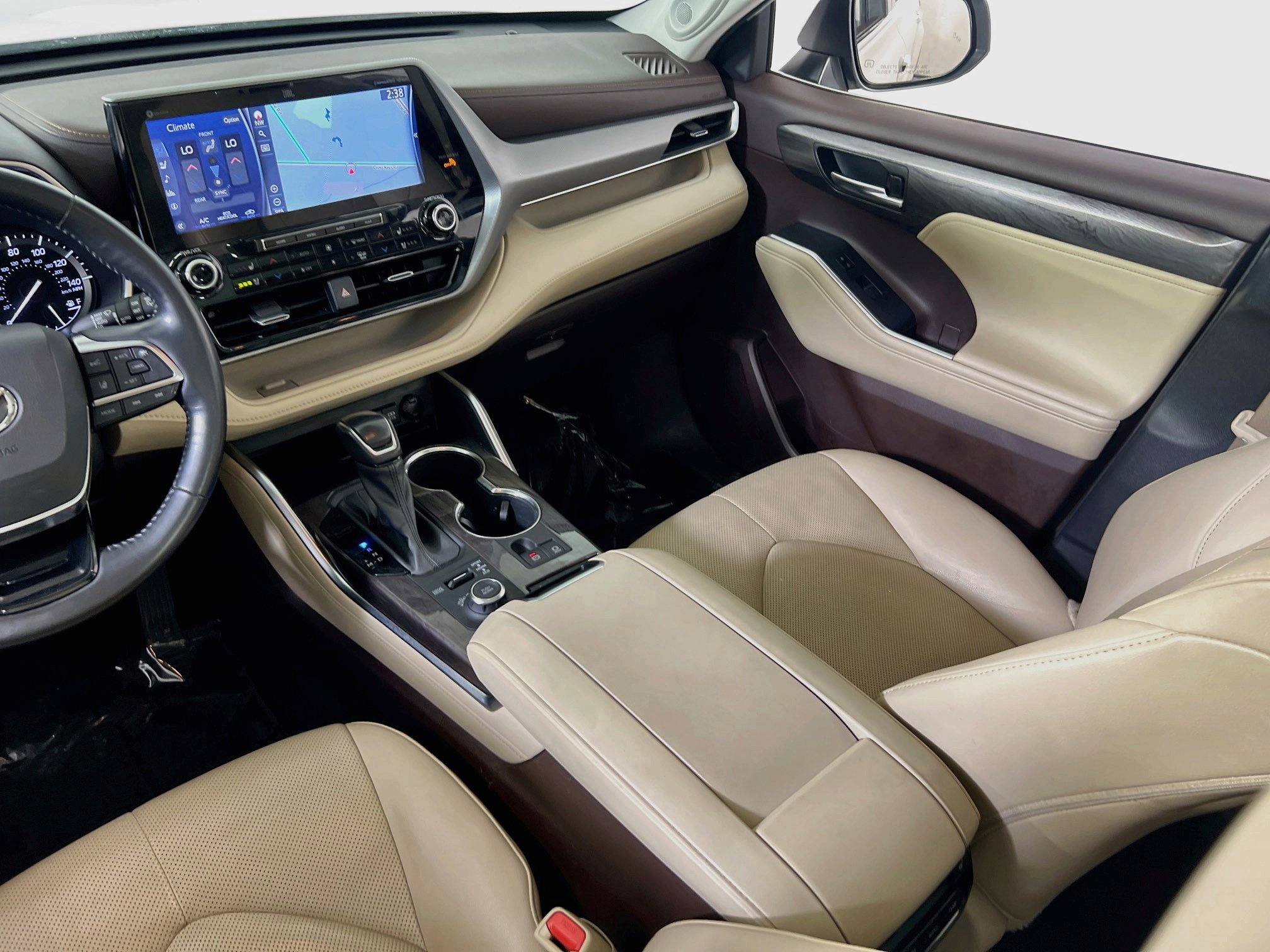 Used 2021 Toyota Highlander Platinum image 24