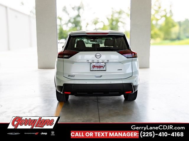 Used 2025 Nissan Rogue SV AWD/4WD image 5
