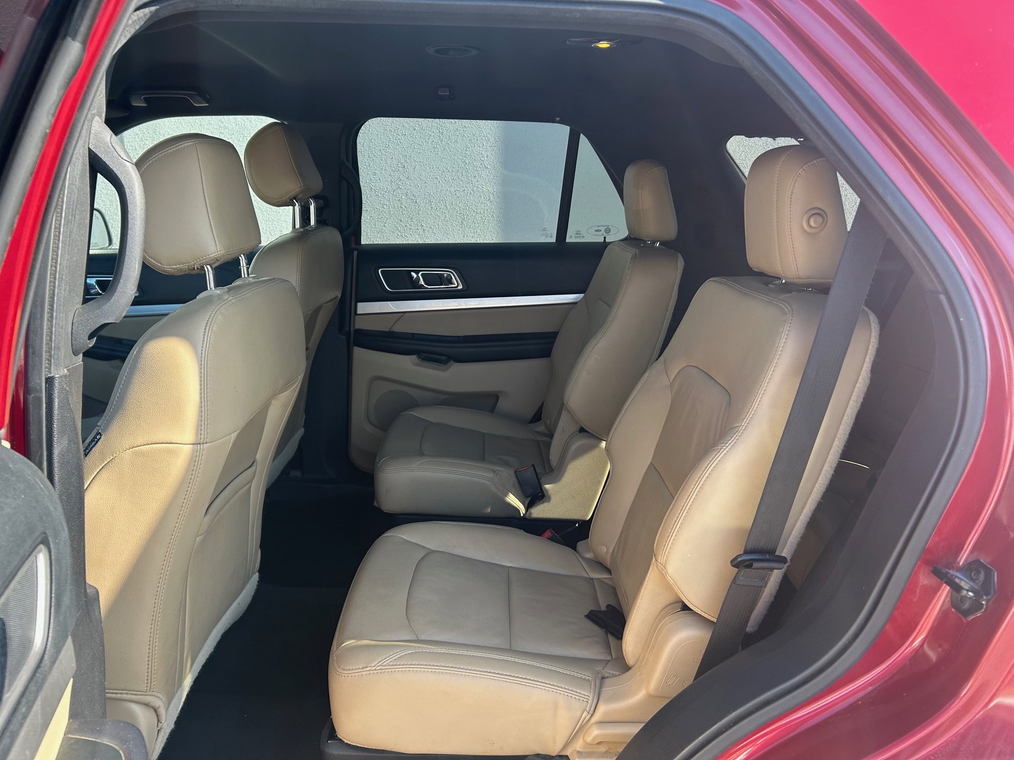 Used 2017 Ford Explorer XLT w/ Equipment Group 202A FWD image 23