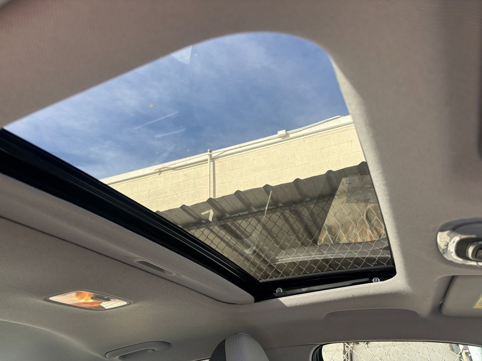 Used 2025 Hyundai Elantra Limited image 29