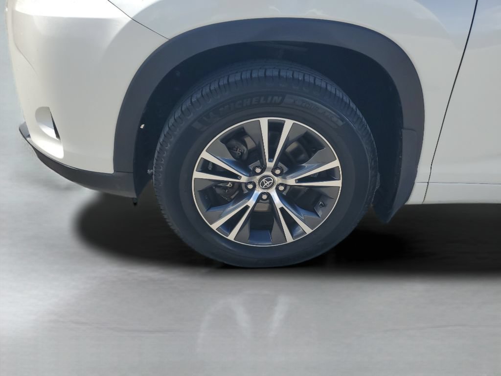 Used 2018 Toyota Highlander Plus FWD image 25
