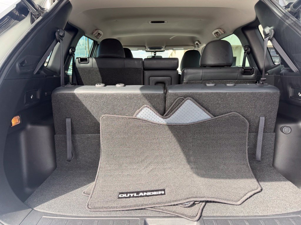 Used 2023 Mitsubishi Outlander SE AWD/4WD image 16