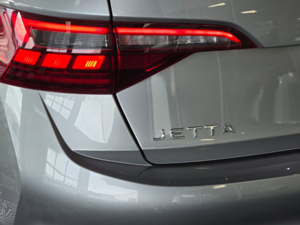 Used 2024 Volkswagen Jetta S image 14