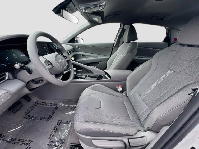 New 2026 Hyundai Elantra SE FWD image 19