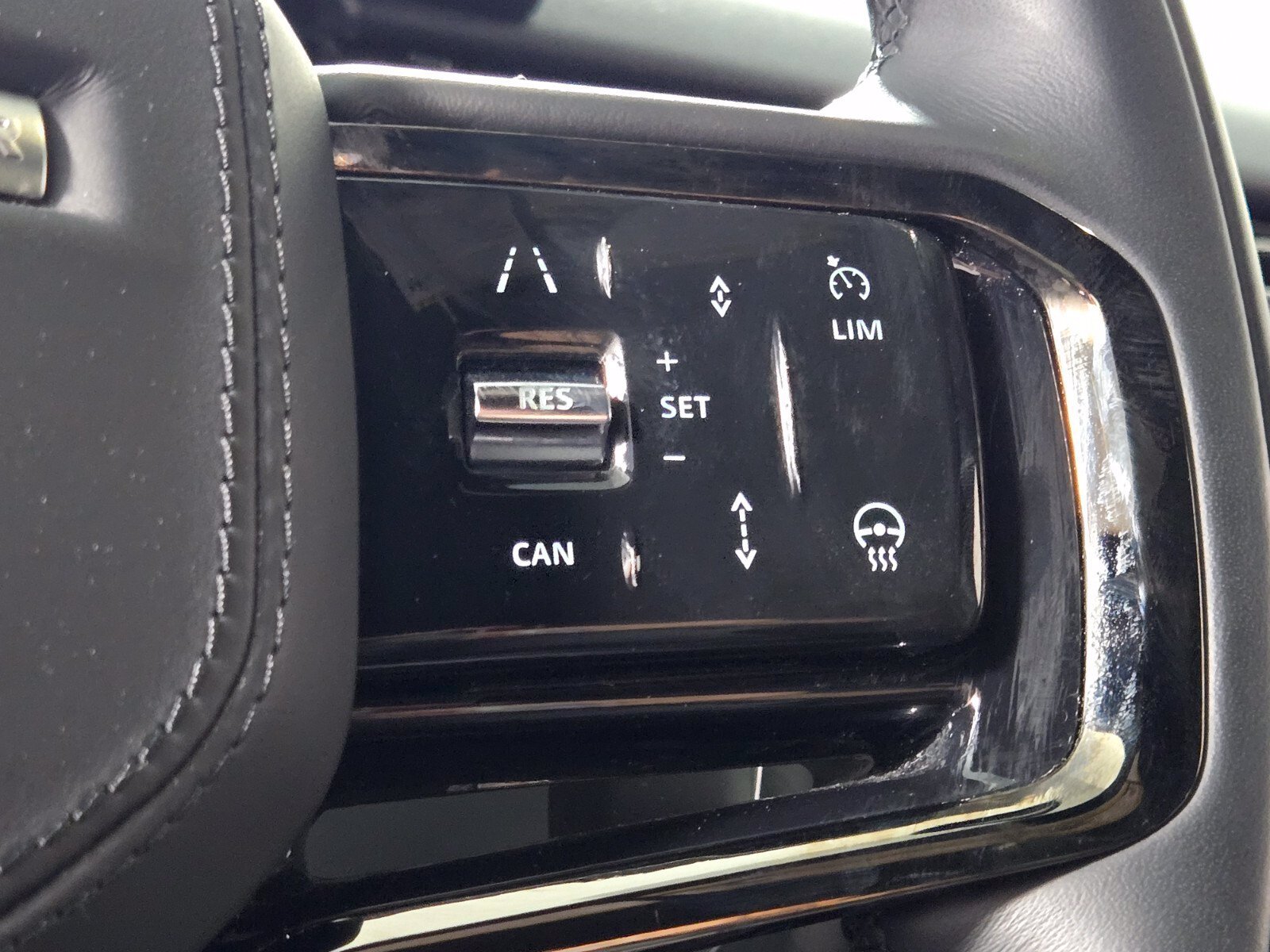 Used 2024 Land Rover Range Rover Velar Dynamic HSE AWD/4WD image 25