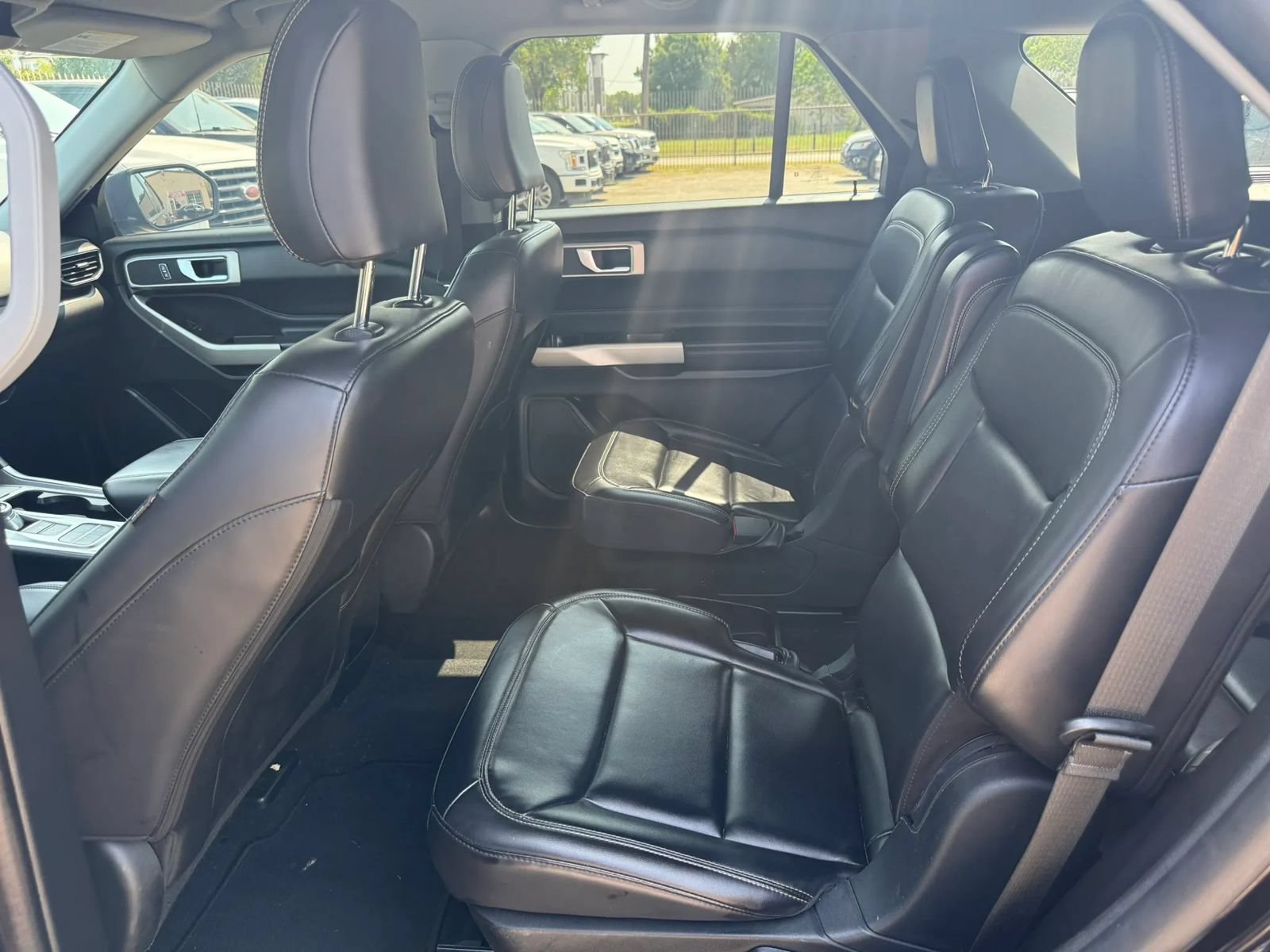 Used 2021 Ford Explorer XLT w/ Equipment Group 202A RWD image 17
