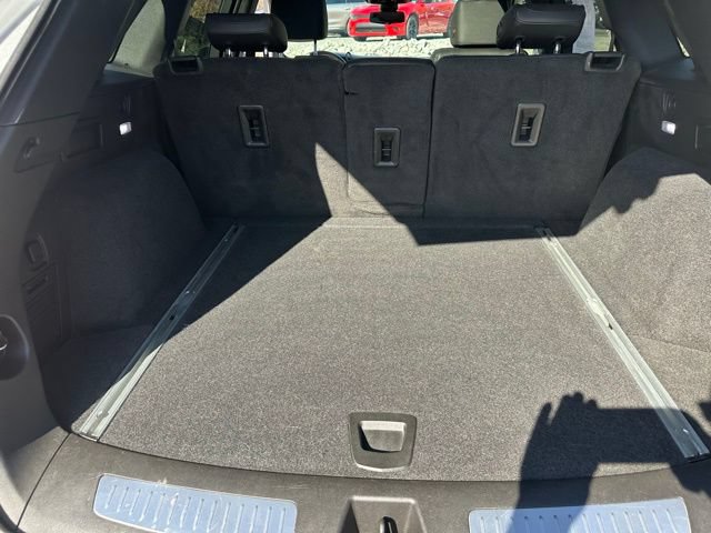 Used 2017 Cadillac XT5 Platinum w/ Driver Assist Package AWD/4WD image 18